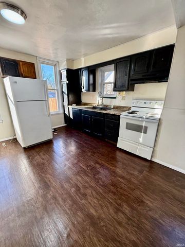 703 E Bond Avenue, Marion, IN 46953