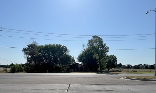 000 S Walnut Grove Road, Midlothian, TX 76065