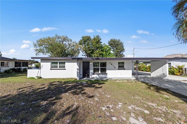 1313 Thompson ST, North Fort Myers, FL 33903