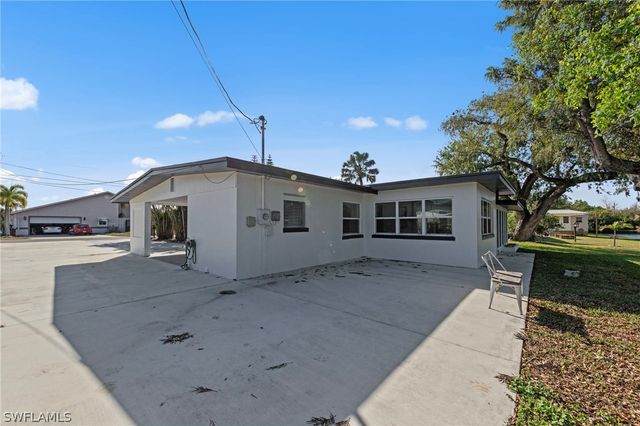 1313 Thompson ST, North Fort Myers, FL 33903