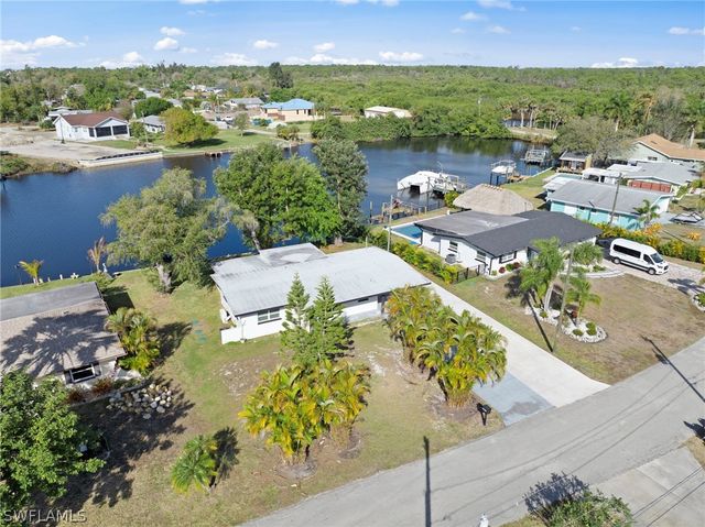 1313 Thompson ST, North Fort Myers, FL 33903