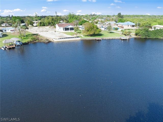 1313 Thompson ST, North Fort Myers, FL 33903