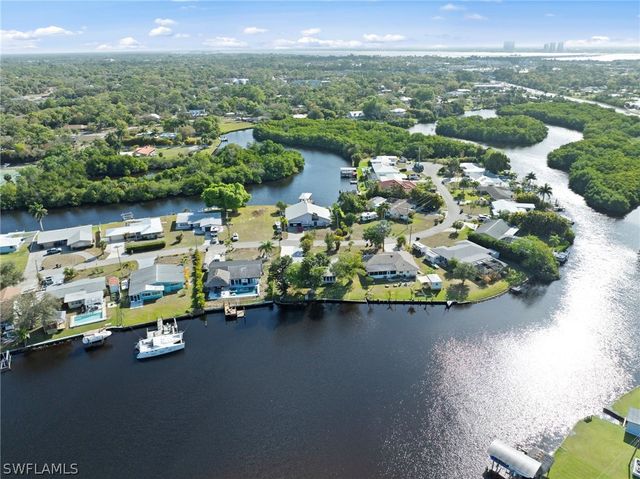 1313 Thompson ST, North Fort Myers, FL 33903