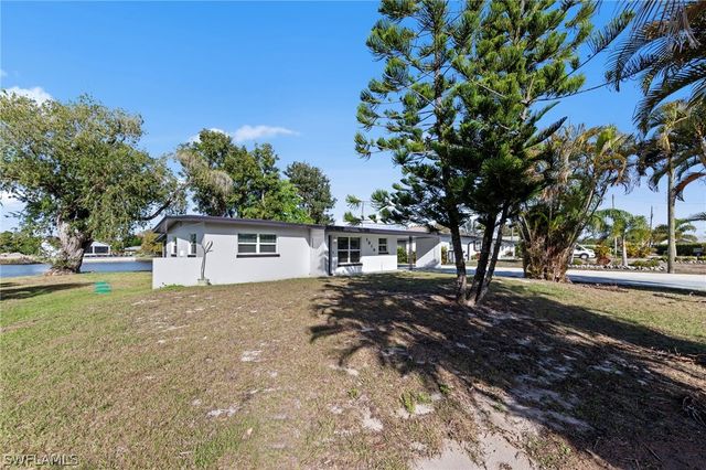 1313 Thompson ST, North Fort Myers, FL 33903