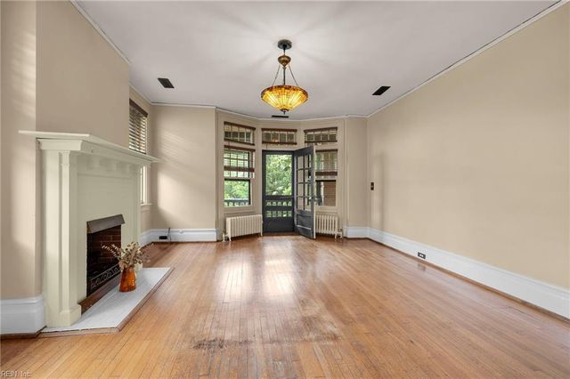 812 Stockley Gdns Apt 12, Norfolk, VA 23507