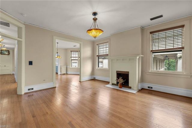 812 Stockley Gdns Apt 12, Norfolk, VA 23507
