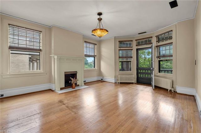812 Stockley Gdns Apt 12, Norfolk, VA 23507