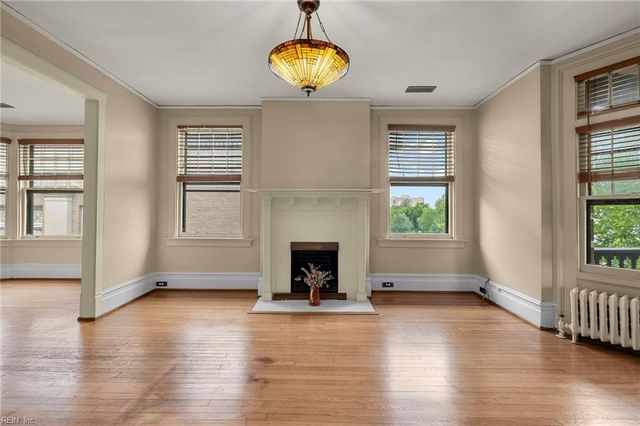 812 Stockley Gdns Apt 12, Norfolk, VA 23507