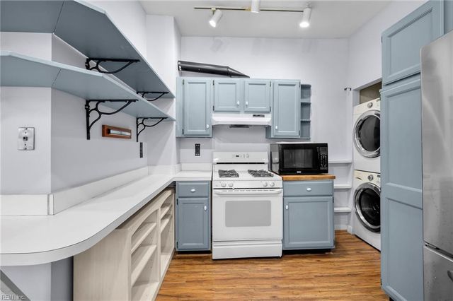 812 Stockley Gdns Apt 12, Norfolk, VA 23507