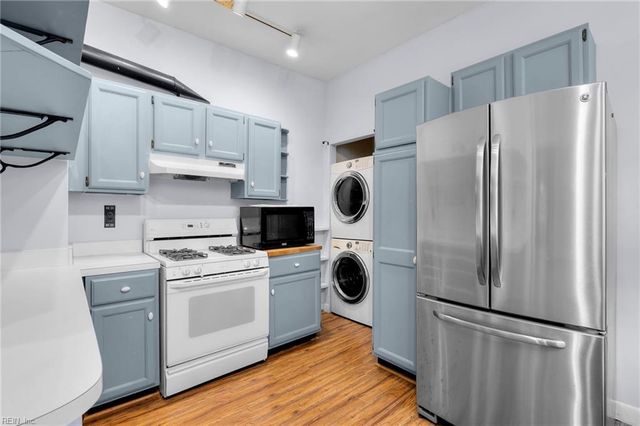 812 Stockley Gdns Apt 12, Norfolk, VA 23507