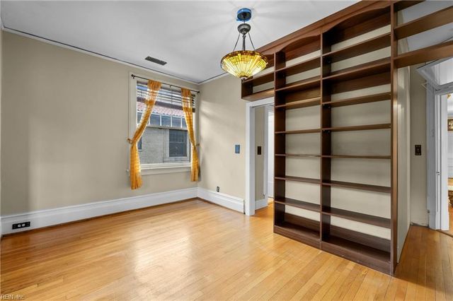 812 Stockley Gdns Apt 12, Norfolk, VA 23507