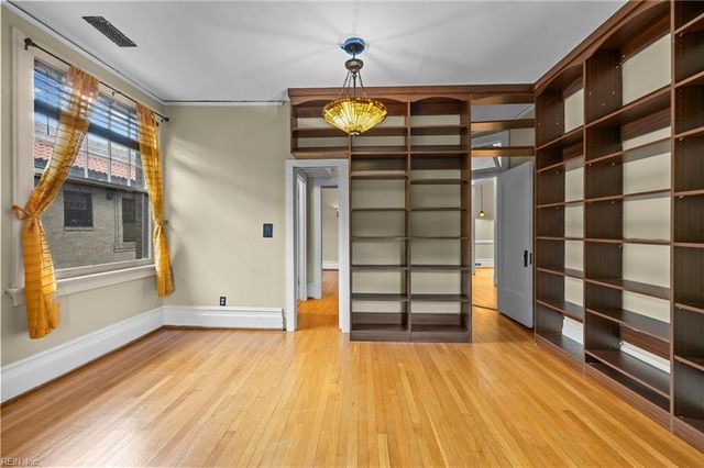 812 Stockley Gdns Apt 12, Norfolk, VA 23507