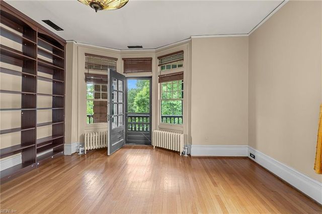812 Stockley Gdns Apt 12, Norfolk, VA 23507