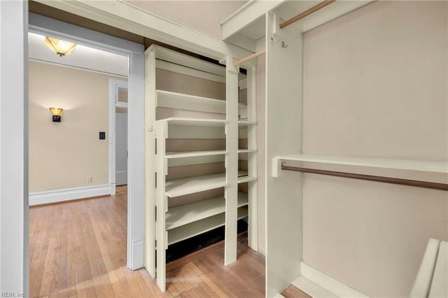 812 Stockley Gdns Apt 12, Norfolk, VA 23507