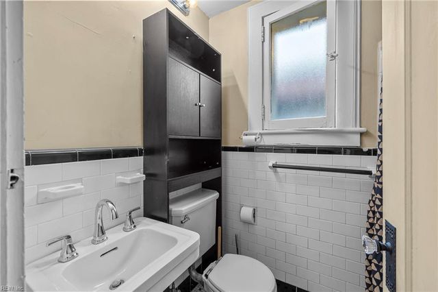 812 Stockley Gdns Apt 12, Norfolk, VA 23507