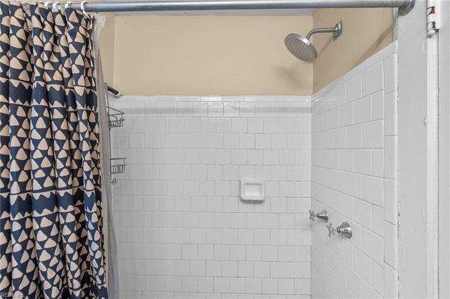 812 Stockley Gdns Apt 12, Norfolk, VA 23507