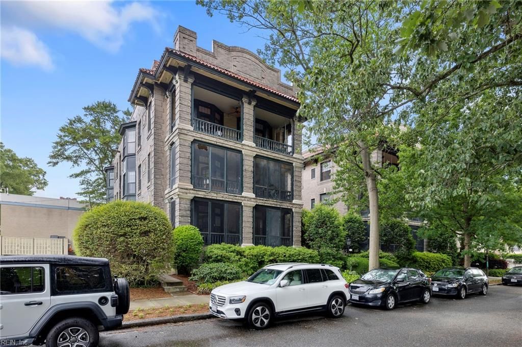 812 Stockley Gdns Apt 12, Norfolk, VA 23507