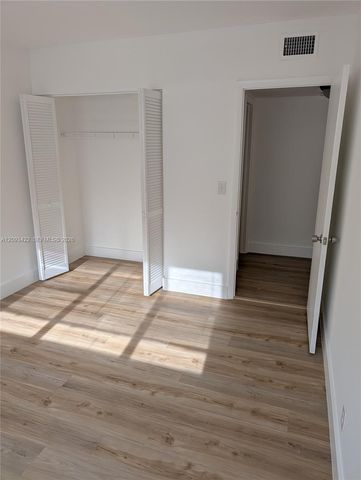 270 Layne Boulevard 202, Hallandale Beach, FL 33009