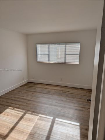 270 Layne Boulevard 202, Hallandale Beach, FL 33009