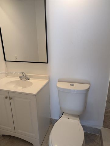 270 Layne Boulevard 202, Hallandale Beach, FL 33009