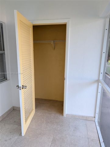 270 Layne Boulevard 202, Hallandale Beach, FL 33009