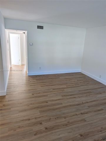 270 Layne Boulevard 202, Hallandale Beach, FL 33009
