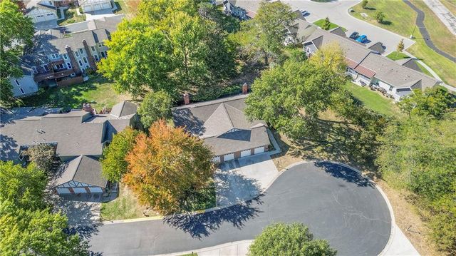 9902 Edelweiss Circle, Merriam, KS 66203