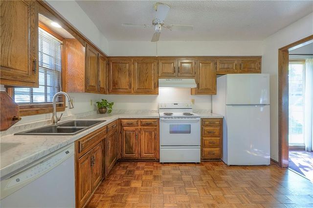 9902 Edelweiss Circle, Merriam, KS 66203