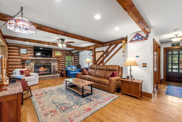 W376S4887 E Pretty Lake ROAD, Dousman, WI 53118