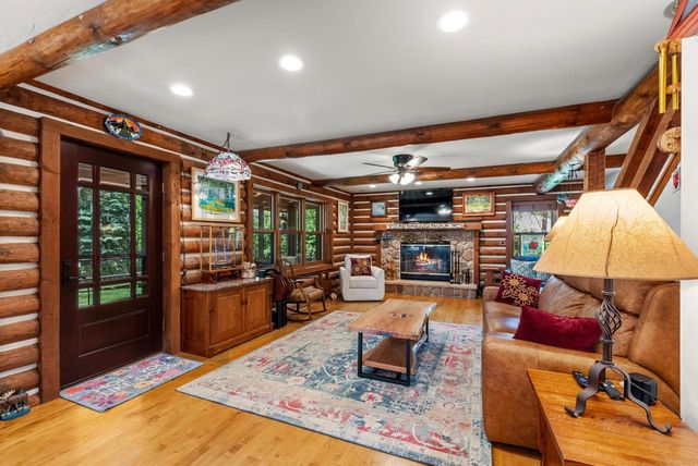 W376S4887 E Pretty Lake ROAD, Dousman, WI 53118