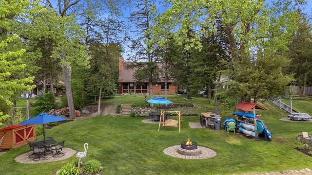 W376S4887 E Pretty Lake ROAD, Dousman, WI 53118
