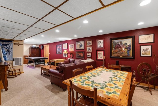 W376S4887 E Pretty Lake ROAD, Dousman, WI 53118