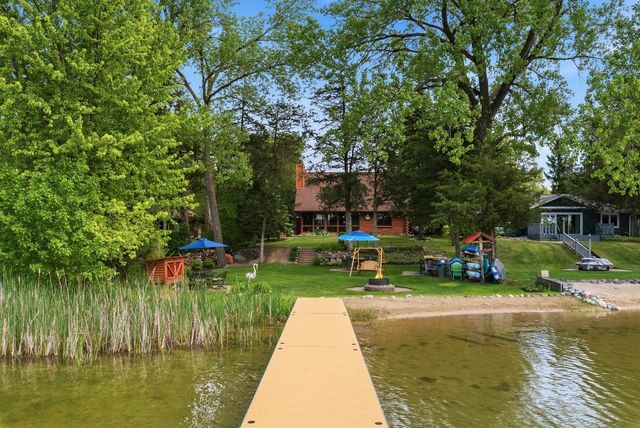 W376S4887 E Pretty Lake ROAD, Dousman, WI 53118