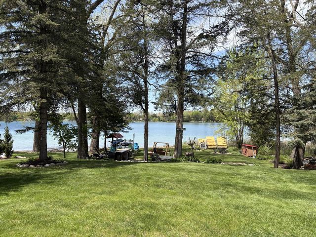 W376S4887 E Pretty Lake ROAD, Dousman, WI 53118