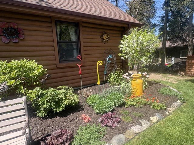 W376S4887 E Pretty Lake ROAD, Dousman, WI 53118