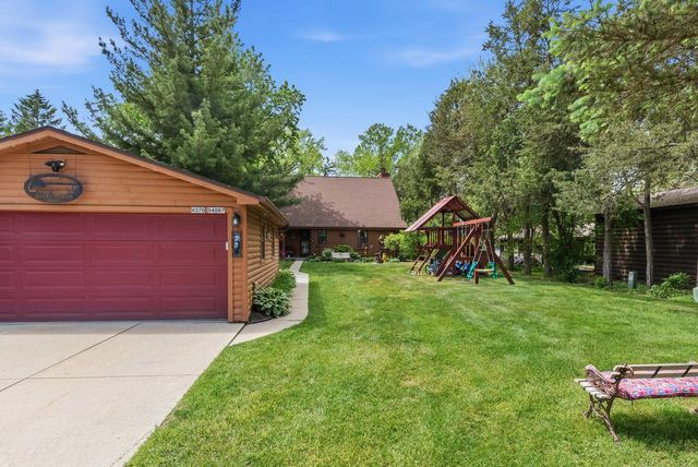 W376S4887 E Pretty Lake ROAD, Dousman, WI 53118