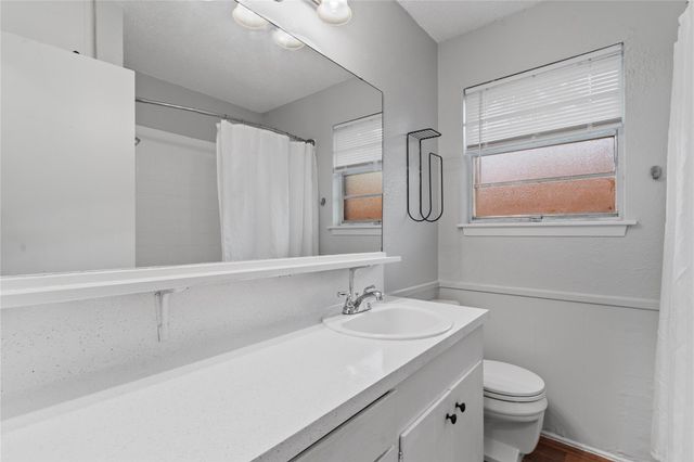 2203 Ventura DR, Austin, TX 78741