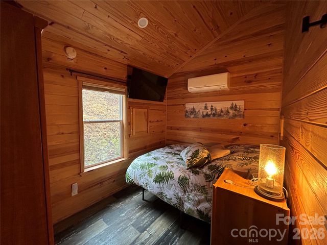 73 Bear Oat Trail, Franklin, NC 28734