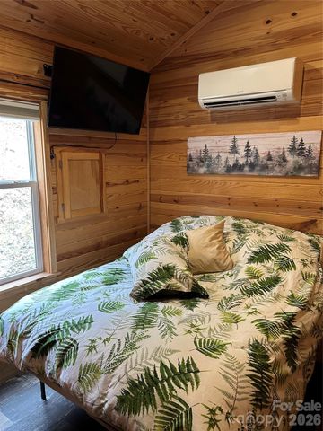 73 Bear Oat Trail, Franklin, NC 28734