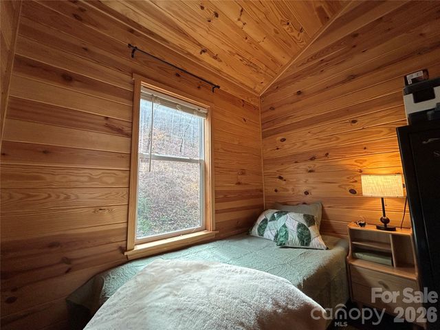 73 Bear Oat Trail, Franklin, NC 28734