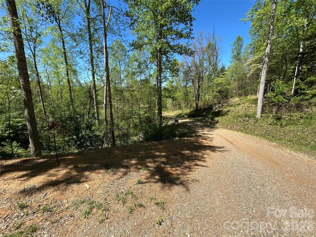 73 Bear Oat Trail, Franklin, NC 28734