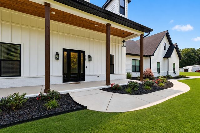 102 Silver Dollar St, Lascassas, TN 37085