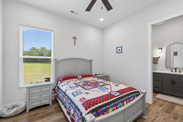 102 Silver Dollar St, Lascassas, TN 37085