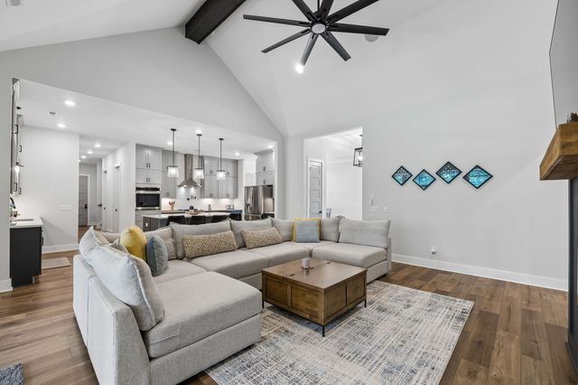102 Silver Dollar St, Lascassas, TN 37085