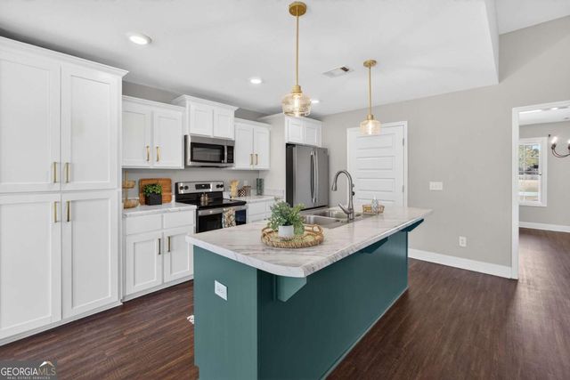303 Tallulah Bend, Ellabell, GA 31308