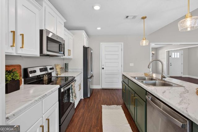 303 Tallulah Bend, Ellabell, GA 31308