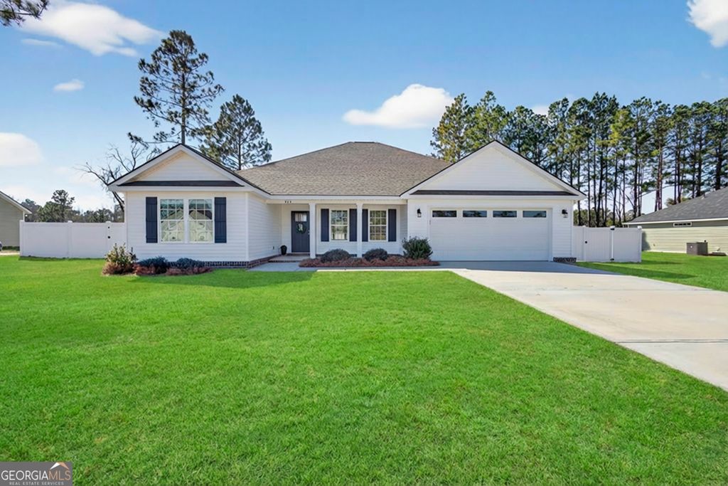 303 Tallulah Bend, Ellabell, GA 31308