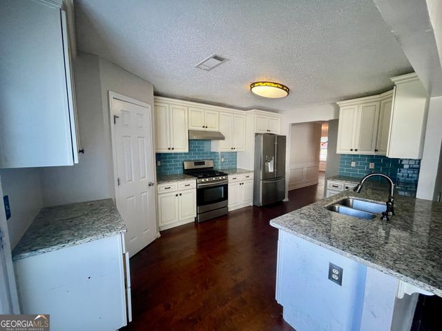 1529 Evergreen Hollow Lane, Conyers, GA 30012