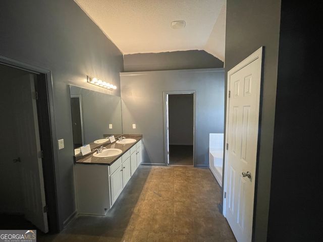 1529 Evergreen Hollow Lane, Conyers, GA 30012