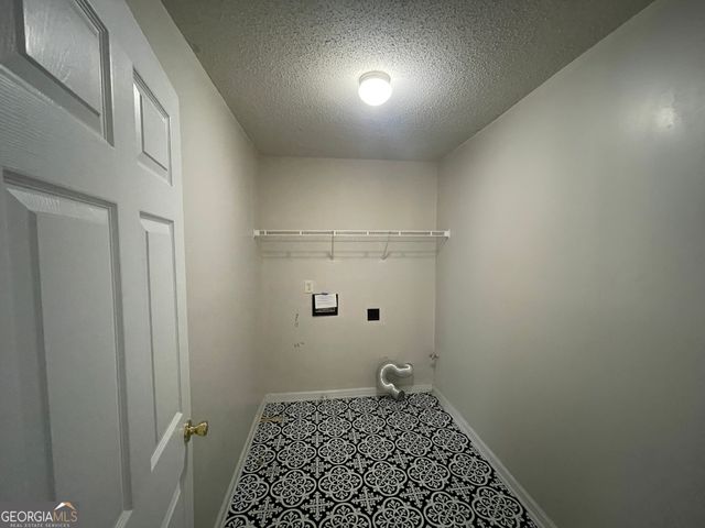 1529 Evergreen Hollow Lane, Conyers, GA 30012